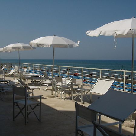 Hotel Alta La Vista Марина-ди- Кастаньето Экстерьер фото