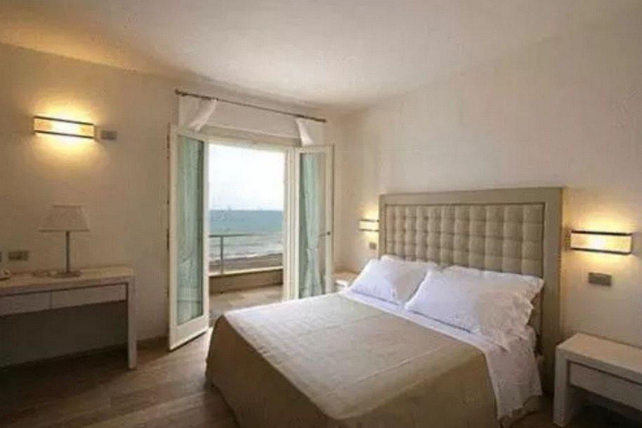 Hotel Alta La Vista Марина-ди- Кастаньето Экстерьер фото