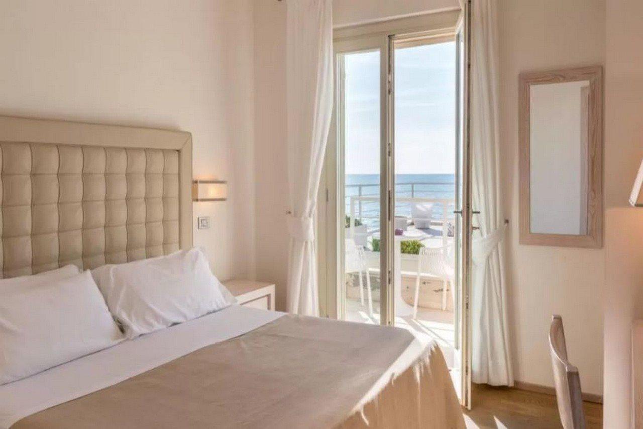 Hotel Alta La Vista Марина-ди- Кастаньето Экстерьер фото