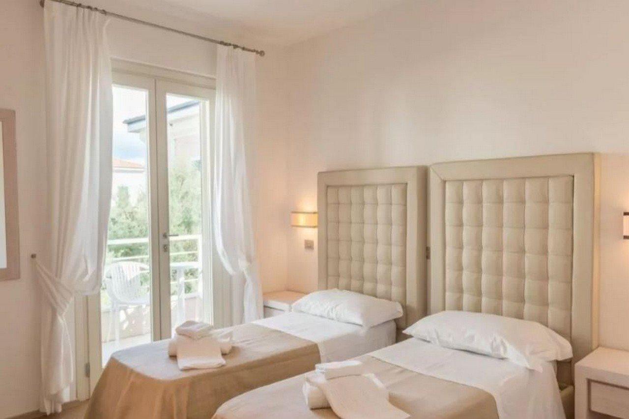 Hotel Alta La Vista Марина-ди- Кастаньето Экстерьер фото