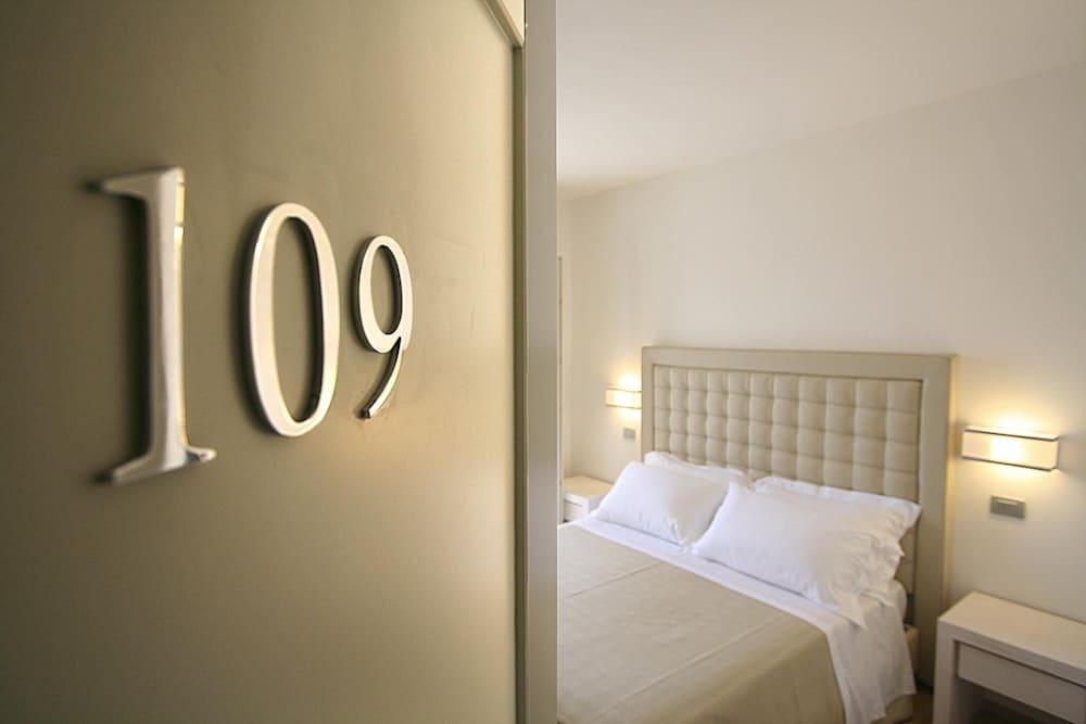 Hotel Alta La Vista Марина-ди- Кастаньето Экстерьер фото