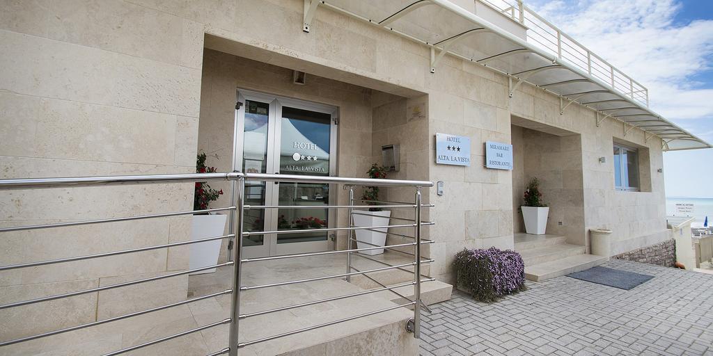Hotel Alta La Vista Марина-ди- Кастаньето Экстерьер фото