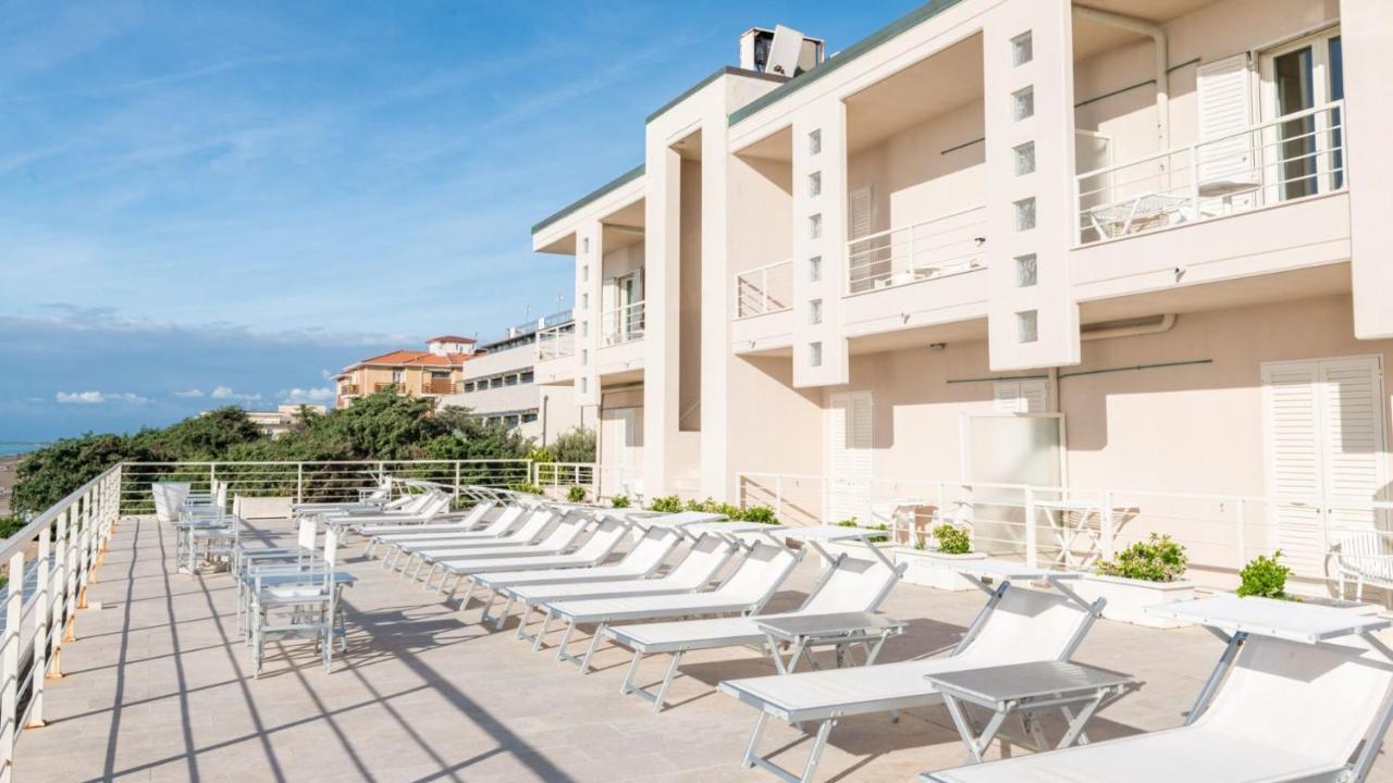Hotel Alta La Vista Марина-ди- Кастаньето Экстерьер фото